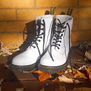 Dr. Marten - Size US 9 - 1460 - White